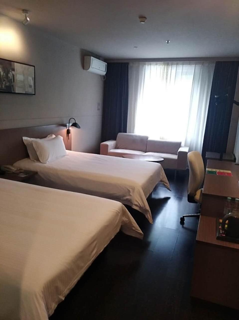 Jinjiang Select Expo Park Dezhou Road Hotel