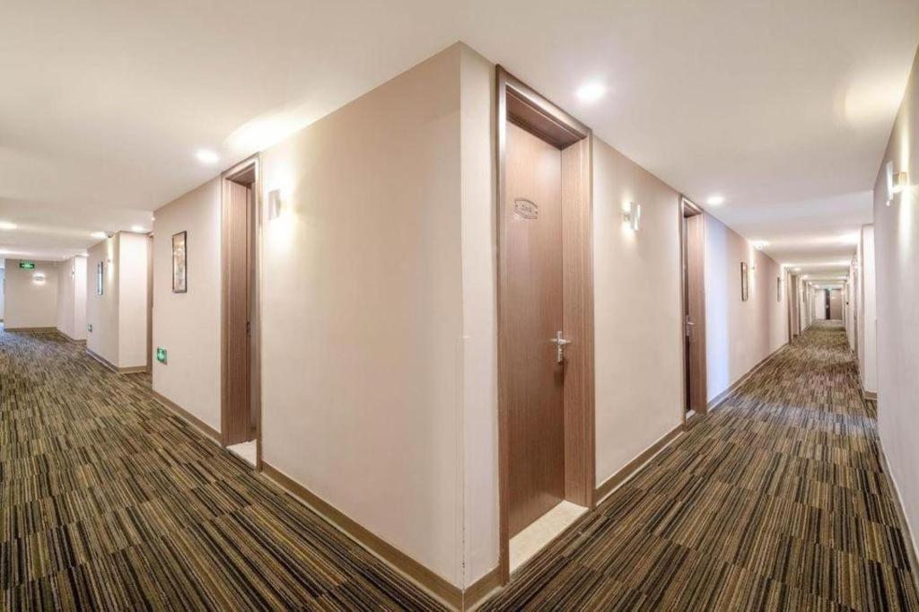 Jinjiang Select Expo Park Dezhou Road Hotel 3*
